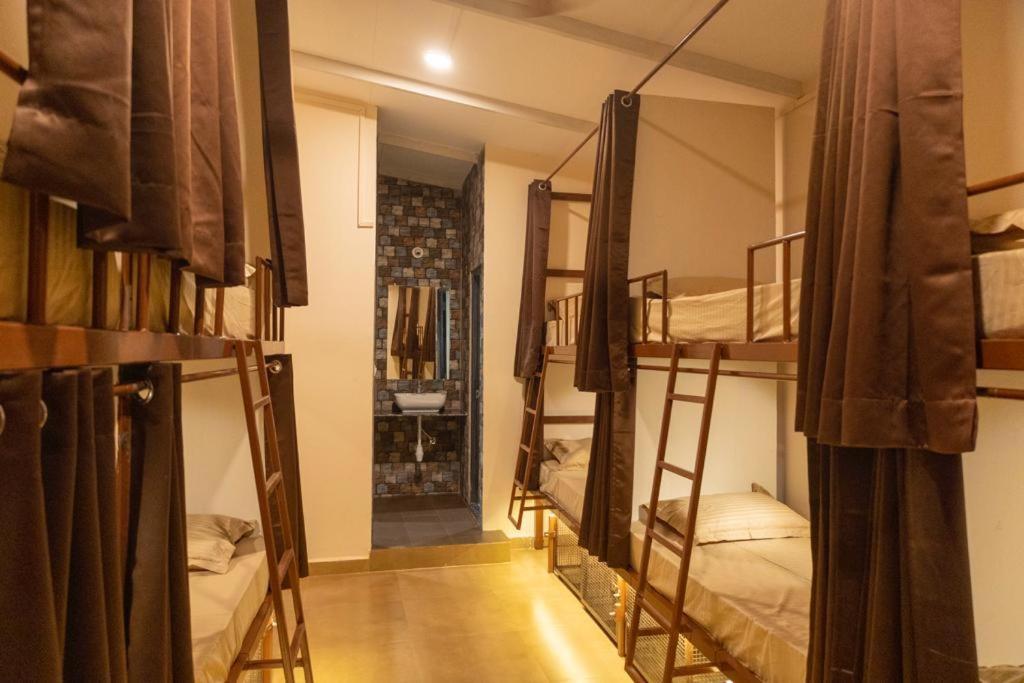 Pappi Chulo Vagator Hostel Eksteriør bilde