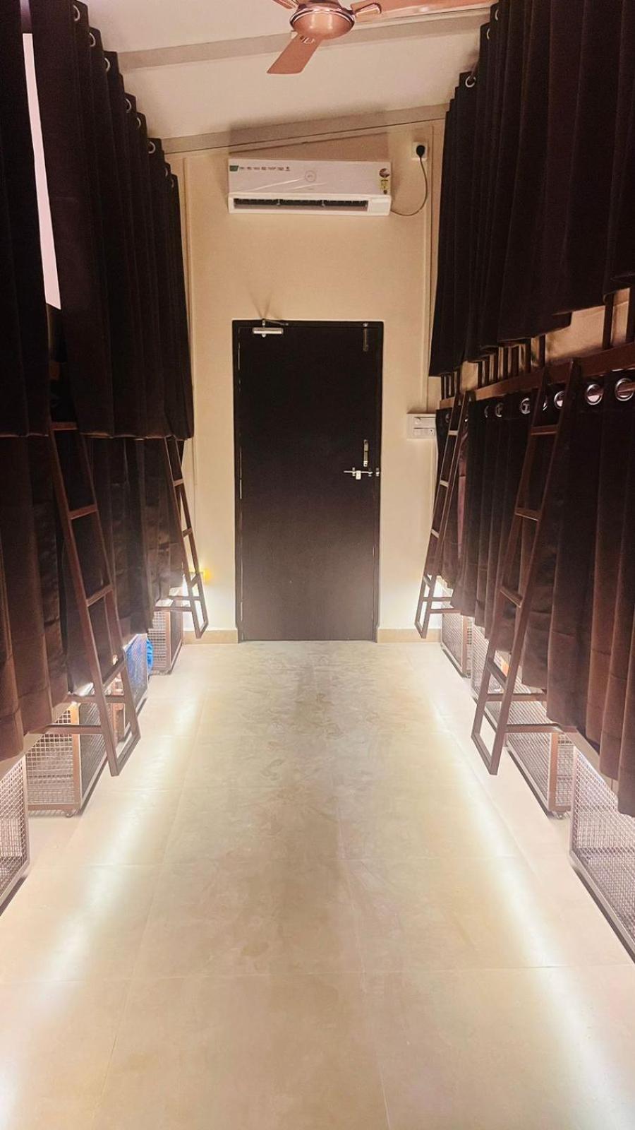 Pappi Chulo Vagator Hostel Eksteriør bilde