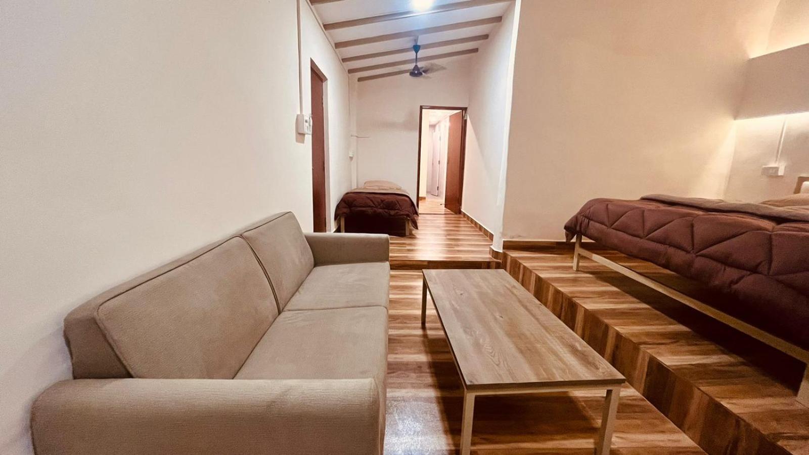 Pappi Chulo Vagator Hostel Eksteriør bilde