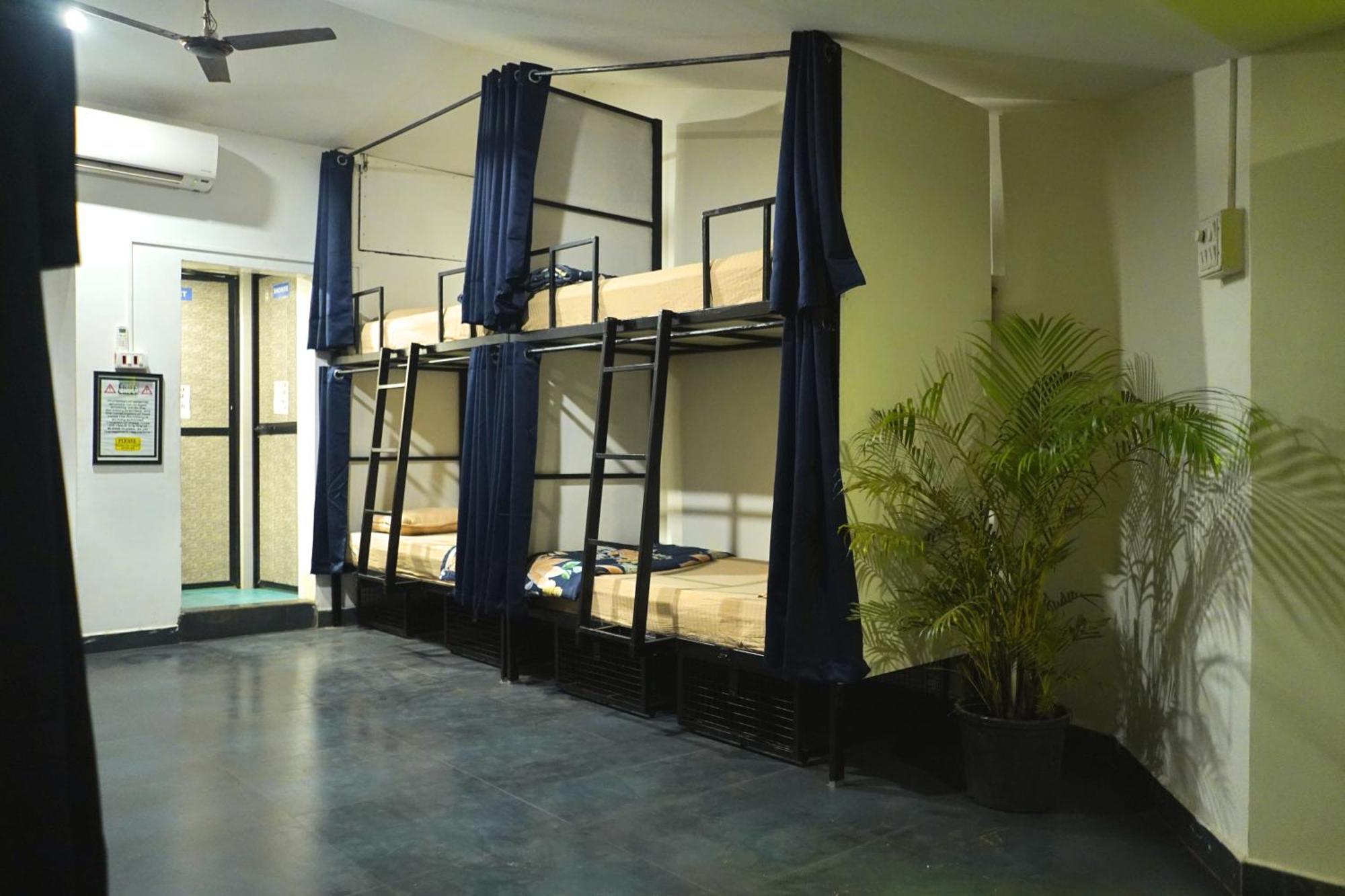 Pappi Chulo Vagator Hostel Eksteriør bilde